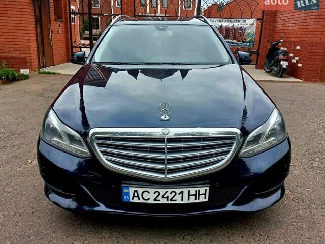 Синий Мерседес Е-Класс, объемом двигателя 2.2 л и пробегом 350 тыс. км за 12900 $, фото 4 на Automoto.ua