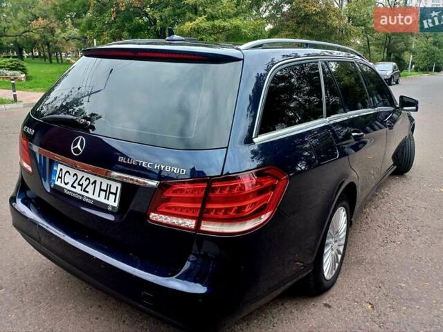 Синий Мерседес Е-Класс, объемом двигателя 2.2 л и пробегом 350 тыс. км за 12900 $, фото 5 на Automoto.ua