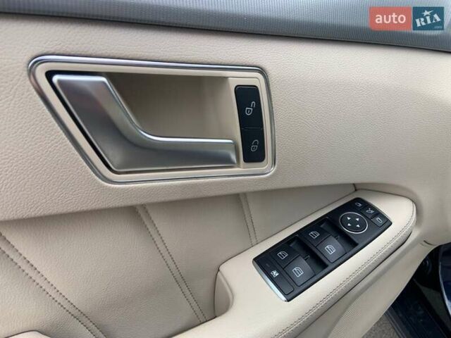 Синий Мерседес Е-Класс, объемом двигателя 2.14 л и пробегом 197 тыс. км за 17990 $, фото 13 на Automoto.ua