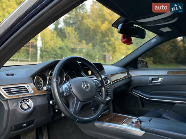 Синий Мерседес Е-Класс, объемом двигателя 2.1 л и пробегом 245 тыс. км за 18500 $, фото 11 на Automoto.ua