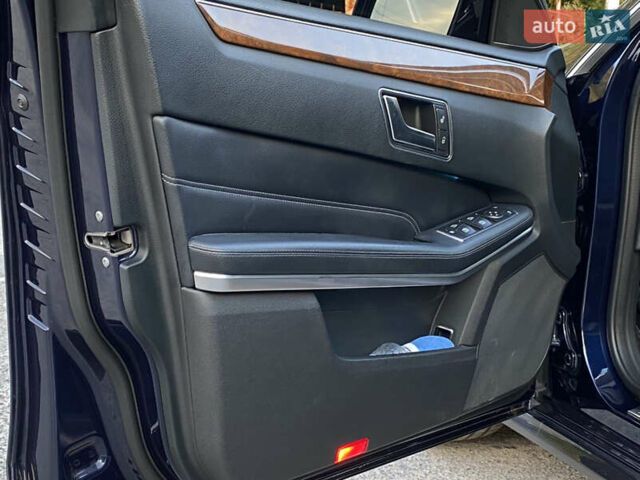 Синий Мерседес Е-Класс, объемом двигателя 2.1 л и пробегом 245 тыс. км за 18500 $, фото 13 на Automoto.ua