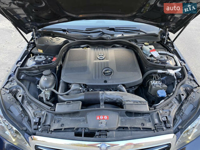 Синий Мерседес Е-Класс, объемом двигателя 2.1 л и пробегом 245 тыс. км за 18500 $, фото 35 на Automoto.ua