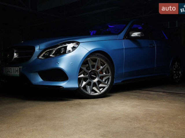 Синий Мерседес Е-Класс, объемом двигателя 2.2 л и пробегом 260 тыс. км за 27000 $, фото 3 на Automoto.ua