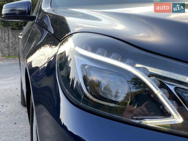 Синий Мерседес Е-Класс, объемом двигателя 2.1 л и пробегом 245 тыс. км за 18500 $, фото 3 на Automoto.ua
