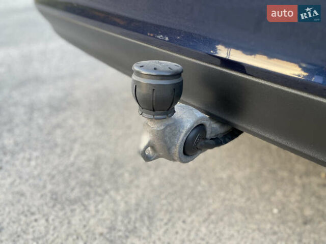 Синий Мерседес Е-Класс, объемом двигателя 2.1 л и пробегом 245 тыс. км за 18500 $, фото 32 на Automoto.ua