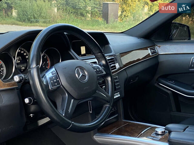 Синий Мерседес Е-Класс, объемом двигателя 2.1 л и пробегом 245 тыс. км за 18500 $, фото 12 на Automoto.ua