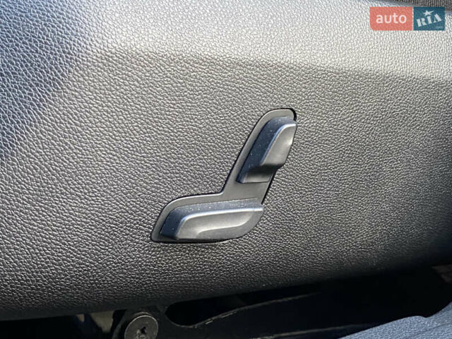 Синий Мерседес Е-Класс, объемом двигателя 2.1 л и пробегом 245 тыс. км за 18500 $, фото 33 на Automoto.ua