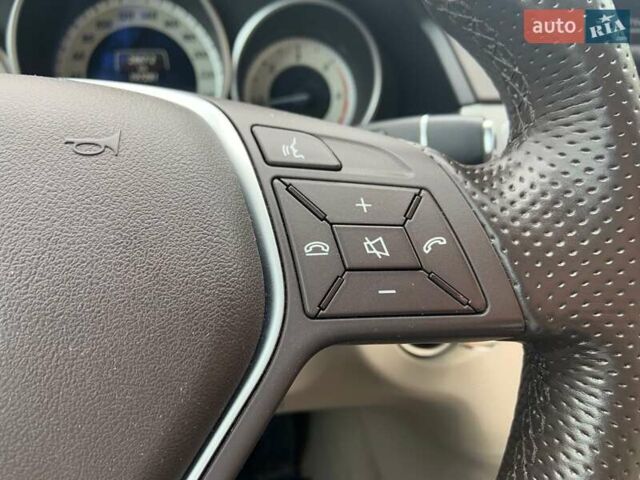 Синий Мерседес Е-Класс, объемом двигателя 2.14 л и пробегом 197 тыс. км за 17990 $, фото 20 на Automoto.ua