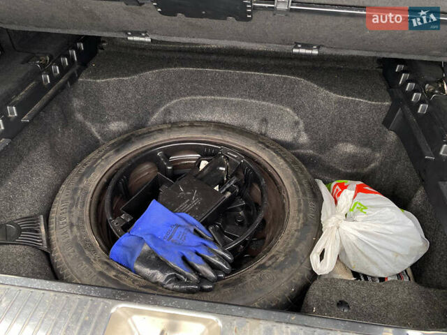 Синій Мерседес Е-Клас, об'ємом двигуна 2.14 л та пробігом 333 тис. км за 15500 $, фото 8 на Automoto.ua