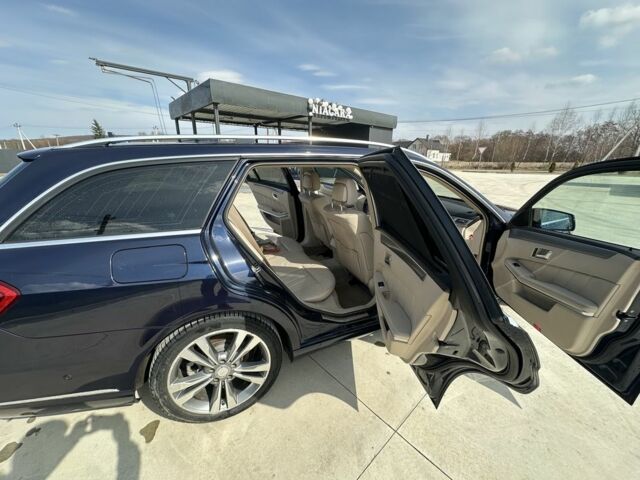 Синий Мерседес Е-Класс, объемом двигателя 2.2 л и пробегом 280 тыс. км за 17200 $, фото 5 на Automoto.ua