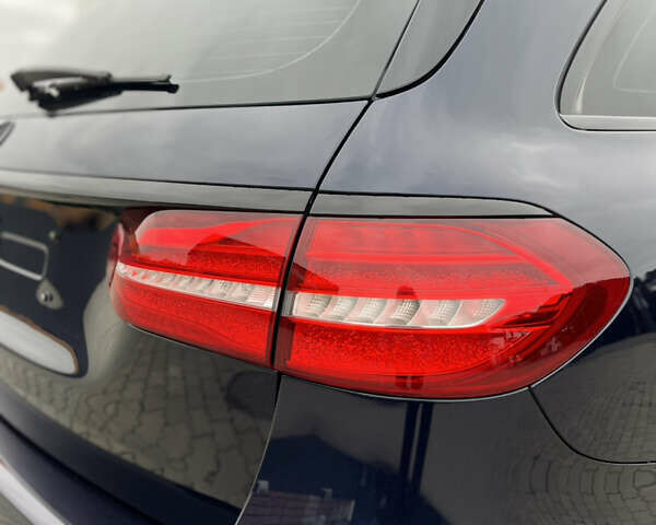 Синий Мерседес Е-Класс, объемом двигателя 1.95 л и пробегом 321 тыс. км за 21500 $, фото 60 на Automoto.ua