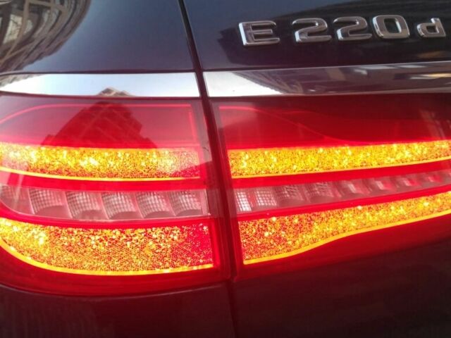 Синий Мерседес Е-Класс, объемом двигателя 2 л и пробегом 333 тыс. км за 17000 $, фото 14 на Automoto.ua