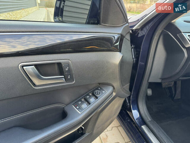 Синій Мерседес Е-Клас, об'ємом двигуна 2.2 л та пробігом 220 тис. км за 15700 $, фото 17 на Automoto.ua
