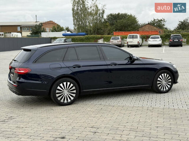Синий Мерседес Е-Класс, объемом двигателя 1.95 л и пробегом 321 тыс. км за 21500 $, фото 5 на Automoto.ua