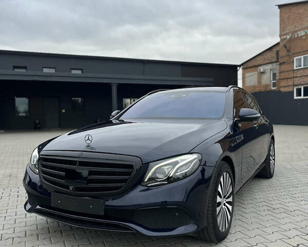 Синий Мерседес Е-Класс, объемом двигателя 1.95 л и пробегом 321 тыс. км за 19700 $, фото 55 на Automoto.ua