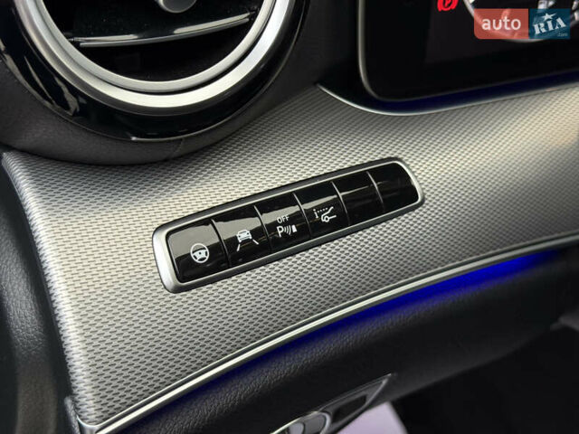 Синій Мерседес Е-Клас, об'ємом двигуна 2 л та пробігом 321 тис. км за 20999 $, фото 46 на Automoto.ua