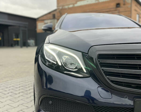 Синий Мерседес Е-Класс, объемом двигателя 1.95 л и пробегом 321 тыс. км за 19700 $, фото 52 на Automoto.ua