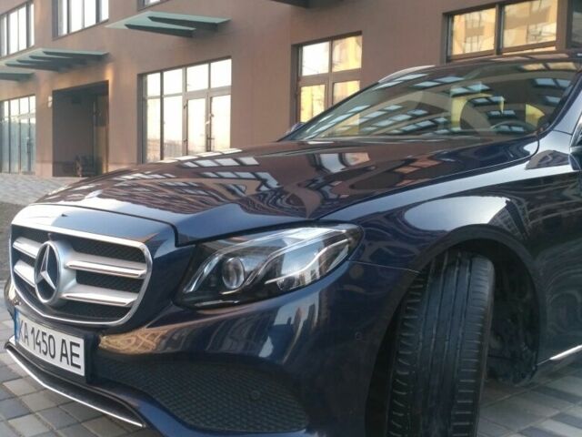 Синий Мерседес Е-Класс, объемом двигателя 2 л и пробегом 333 тыс. км за 17000 $, фото 5 на Automoto.ua