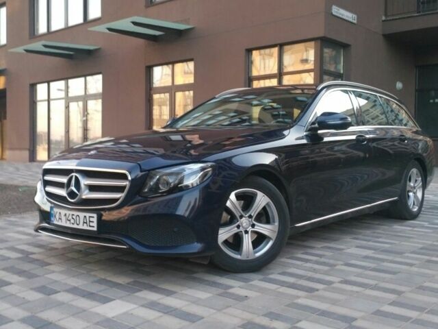 Синий Мерседес Е-Класс, объемом двигателя 2 л и пробегом 333 тыс. км за 17000 $, фото 3 на Automoto.ua