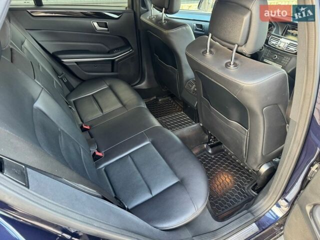 Синий Мерседес Е-Класс, объемом двигателя 2.14 л и пробегом 225 тыс. км за 14700 $, фото 22 на Automoto.ua