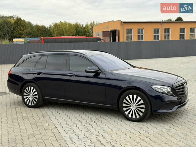 Синий Мерседес Е-Класс, объемом двигателя 1.95 л и пробегом 321 тыс. км за 19700 $, фото 2 на Automoto.ua