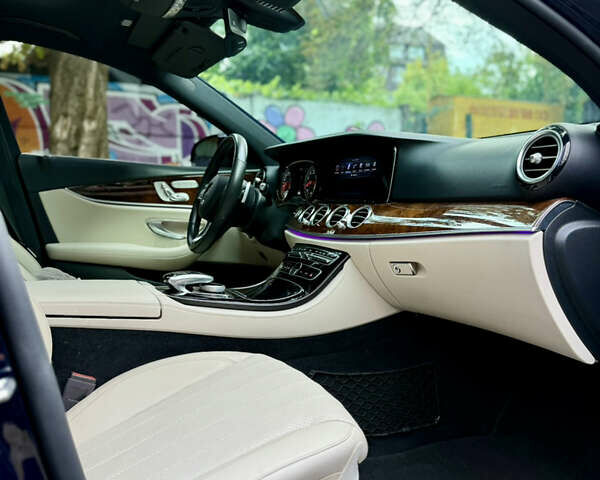 Мерседес Е-Класс 2017 в Львове на Automoto.ua Синий Мерседес Е-Класс, объемом двигателя 3 л и пробегом 120 тыс. км за 28000 $, фото 6 на Automoto.ua