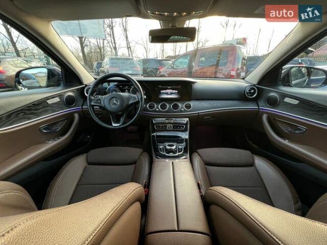 Синій Мерседес Е-Клас, об'ємом двигуна 1.95 л та пробігом 470 тис. км за 19999 $, фото 17 на Automoto.ua