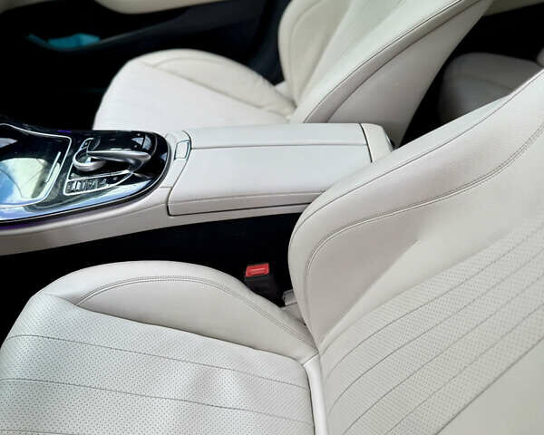 Мерседес Е-Класс 2017 в Львове на Automoto.ua Синий Мерседес Е-Класс, объемом двигателя 3 л и пробегом 120 тыс. км за 28000 $, фото 18 на Automoto.ua