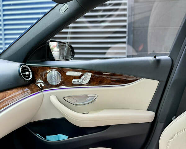 Мерседес Е-Класс 2017 в Львове на Automoto.ua Синий Мерседес Е-Класс, объемом двигателя 3 л и пробегом 120 тыс. км за 28000 $, фото 16 на Automoto.ua