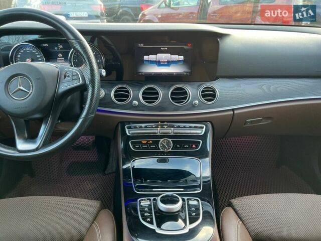Синій Мерседес Е-Клас, об'ємом двигуна 1.95 л та пробігом 470 тис. км за 19999 $, фото 18 на Automoto.ua