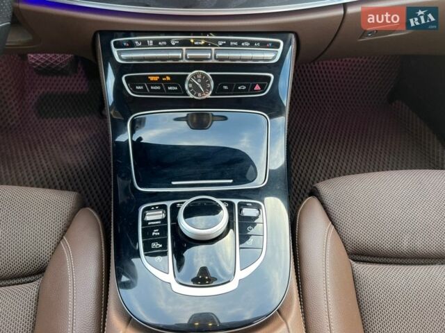 Синій Мерседес Е-Клас, об'ємом двигуна 1.95 л та пробігом 470 тис. км за 19999 $, фото 21 на Automoto.ua