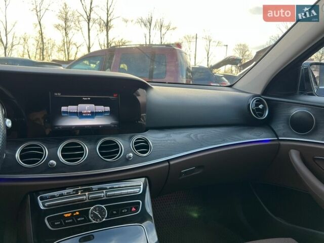 Синій Мерседес Е-Клас, об'ємом двигуна 1.95 л та пробігом 470 тис. км за 19999 $, фото 19 на Automoto.ua