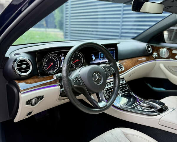 Мерседес Е-Класс 2017 в Львове на Automoto.ua Синий Мерседес Е-Класс, объемом двигателя 3 л и пробегом 120 тыс. км за 28000 $, фото 14 на Automoto.ua
