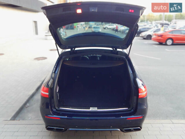 Мерседес Е-Клас 2018 у Києві на Automoto.ua Синій Мерседес Е-Клас, об'ємом двигуна 4 л та пробігом 83 тис. км за 63900 $, фото 10 на Automoto.ua