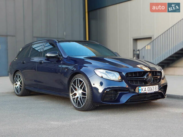 Мерседес Е-Клас 2018 у Києві на Automoto.ua Синій Мерседес Е-Клас, об'ємом двигуна 4 л та пробігом 83 тис. км за 63900 $, фото 4 на Automoto.ua