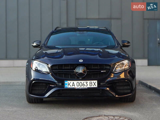 Мерседес Е-Клас 2018 у Києві на Automoto.ua Синій Мерседес Е-Клас, об'ємом двигуна 4 л та пробігом 83 тис. км за 63900 $, фото 3 на Automoto.ua