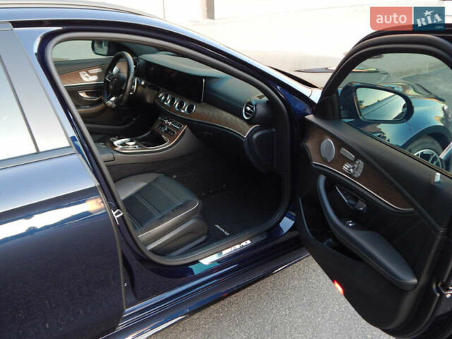 Мерседес Е-Клас 2018 у Києві на Automoto.ua Синій Мерседес Е-Клас, об'ємом двигуна 4 л та пробігом 83 тис. км за 63900 $, фото 16 на Automoto.ua