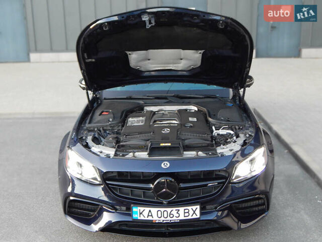 Мерседес Е-Клас 2018 у Києві на Automoto.ua Синій Мерседес Е-Клас, об'ємом двигуна 4 л та пробігом 83 тис. км за 63900 $, фото 12 на Automoto.ua