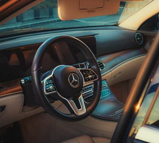 Синий Мерседес Е-Класс, объемом двигателя 0 л и пробегом 51 тыс. км за 38000 $, фото 18 на Automoto.ua