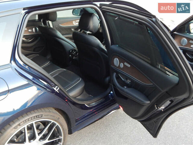 Мерседес Е-Клас 2018 у Києві на Automoto.ua Синій Мерседес Е-Клас, об'ємом двигуна 4 л та пробігом 83 тис. км за 63900 $, фото 17 на Automoto.ua