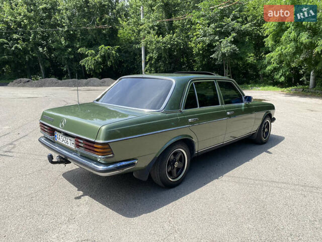 Зеленый Мерседес Е-Класс, объемом двигателя 2.3 л и пробегом 300 тыс. км за 5300 $, фото 2 на Automoto.ua