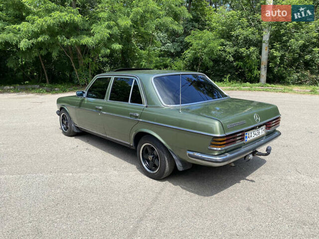 Зеленый Мерседес Е-Класс, объемом двигателя 2.3 л и пробегом 300 тыс. км за 5300 $, фото 5 на Automoto.ua
