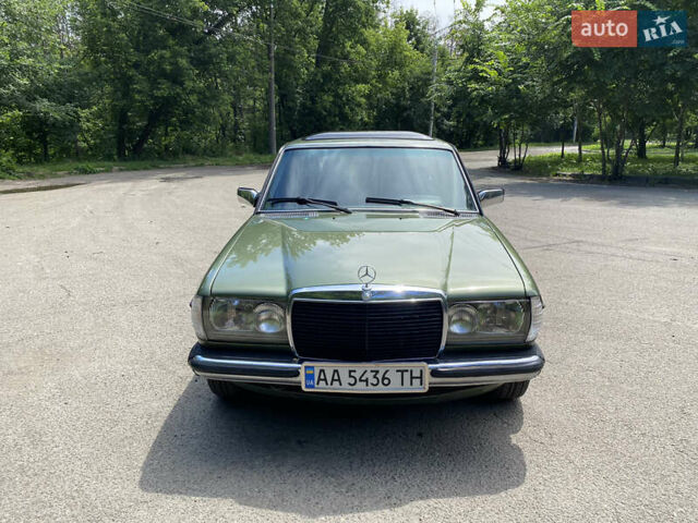 Зеленый Мерседес Е-Класс, объемом двигателя 2.3 л и пробегом 300 тыс. км за 4700 $, фото 8 на Automoto.ua