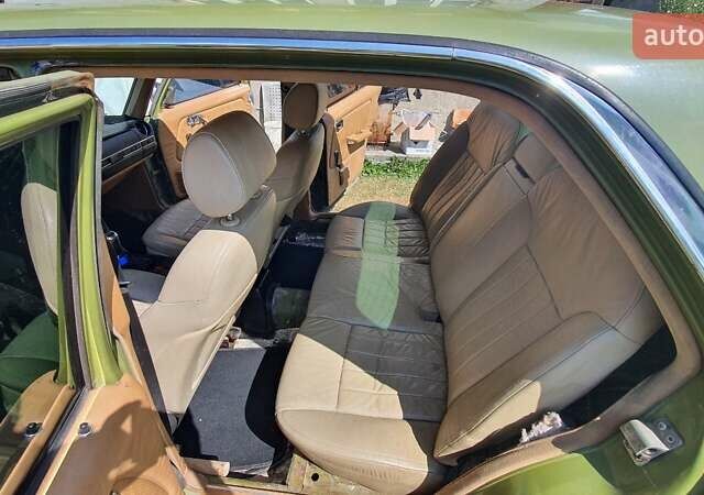 Зеленый Мерседес Е-Класс, объемом двигателя 0 л и пробегом 30 тыс. км за 1250 $, фото 6 на Automoto.ua