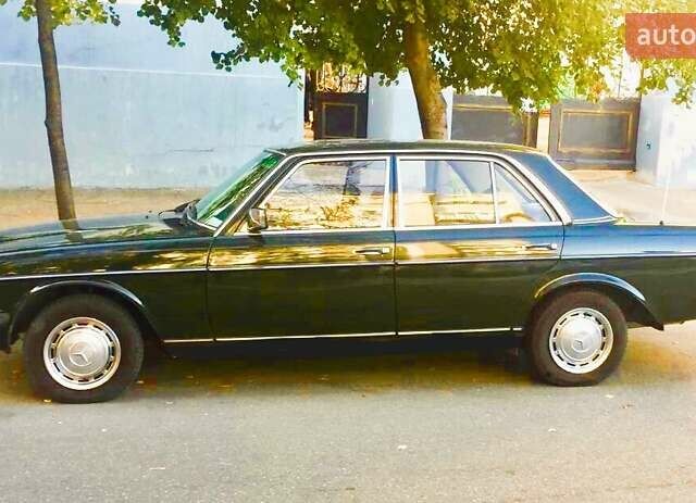 Зеленый Мерседес Е-Класс, объемом двигателя 2 л и пробегом 340 тыс. км за 3900 $, фото 3 на Automoto.ua