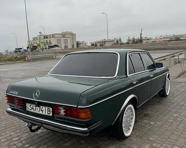 Зеленый Мерседес Е-Класс, объемом двигателя 0 л и пробегом 200 тыс. км за 2200 $, фото 2 на Automoto.ua