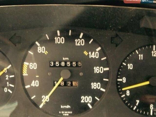 Зеленый Мерседес Е-Класс, объемом двигателя 2 л и пробегом 340 тыс. км за 3900 $, фото 4 на Automoto.ua