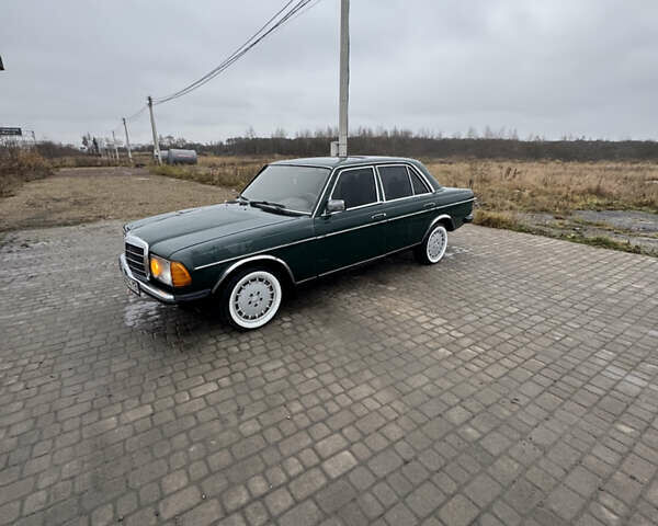 Зеленый Мерседес Е-Класс, объемом двигателя 0 л и пробегом 200 тыс. км за 2200 $, фото 4 на Automoto.ua