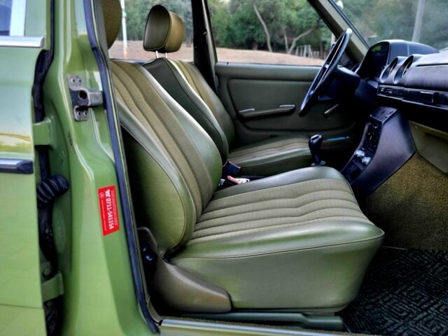 Зеленый Мерседес Е-Класс, объемом двигателя 2.4 л и пробегом 220 тыс. км за 10000 $, фото 17 на Automoto.ua