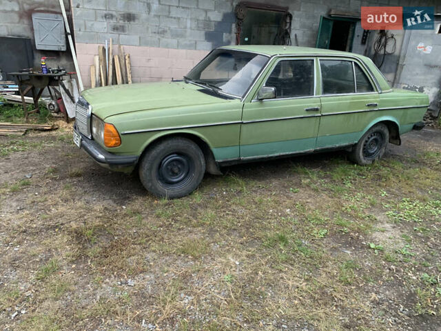 Зеленый Мерседес Е-Класс, объемом двигателя 2 л и пробегом 220 тыс. км за 900 $, фото 3 на Automoto.ua
